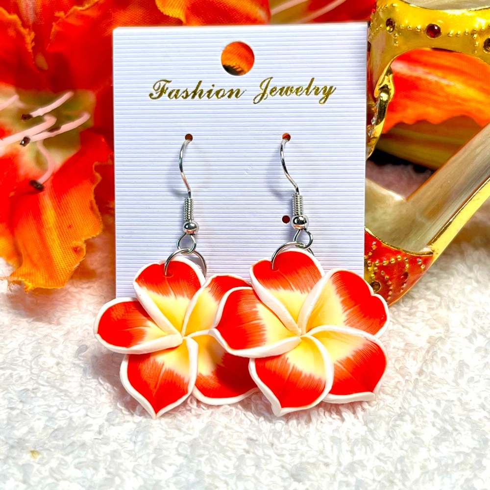 2/25 🌺 Hawaiian plumeria polymer clay EARRING- NEW-nickel free